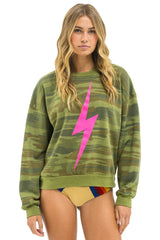 BOLT RELAXED CREW SWEATSHIRT - CAMO // NEON PINK
