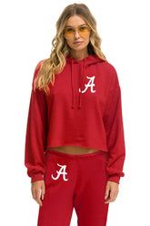 UNIVERSITY OF ALABAMA CROPPED PULLOVER HOODIE - CRIMSON