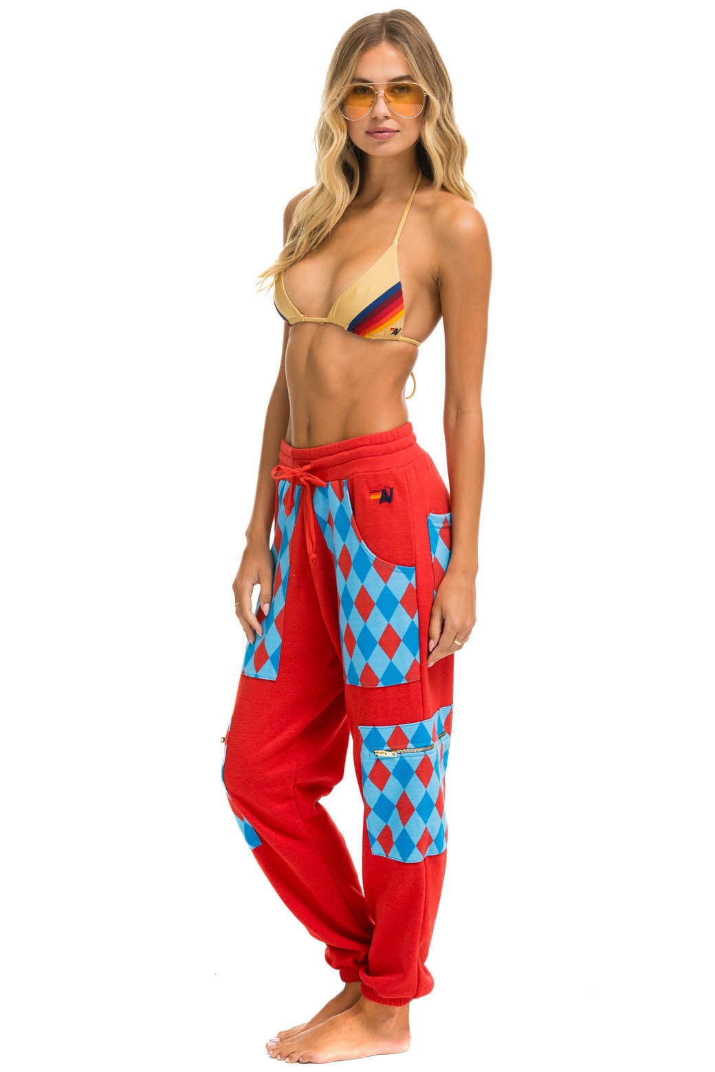 DIAMOND SMILEY 2 EMBROIDERY CARGO COLOR BLOCK SWEATPANTS - RED //SKY