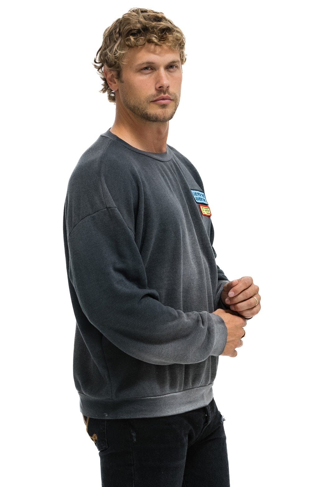 LIVE FREE + ADVENTURE PATCH RELAXED CREW SWEATSHIRT - FADED SMOKE