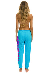 AVIATOR NATION BOTTLEROCK 2025 SWEATPANTS - NEON BLUE