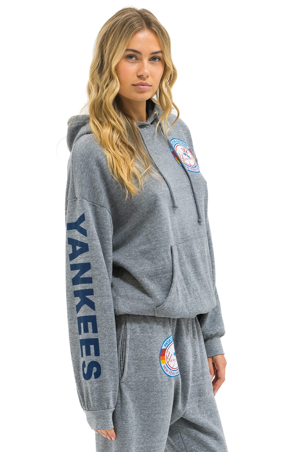 NY YANKEES RELAXED PULLOVER HOODIE - HEATHER GREY
