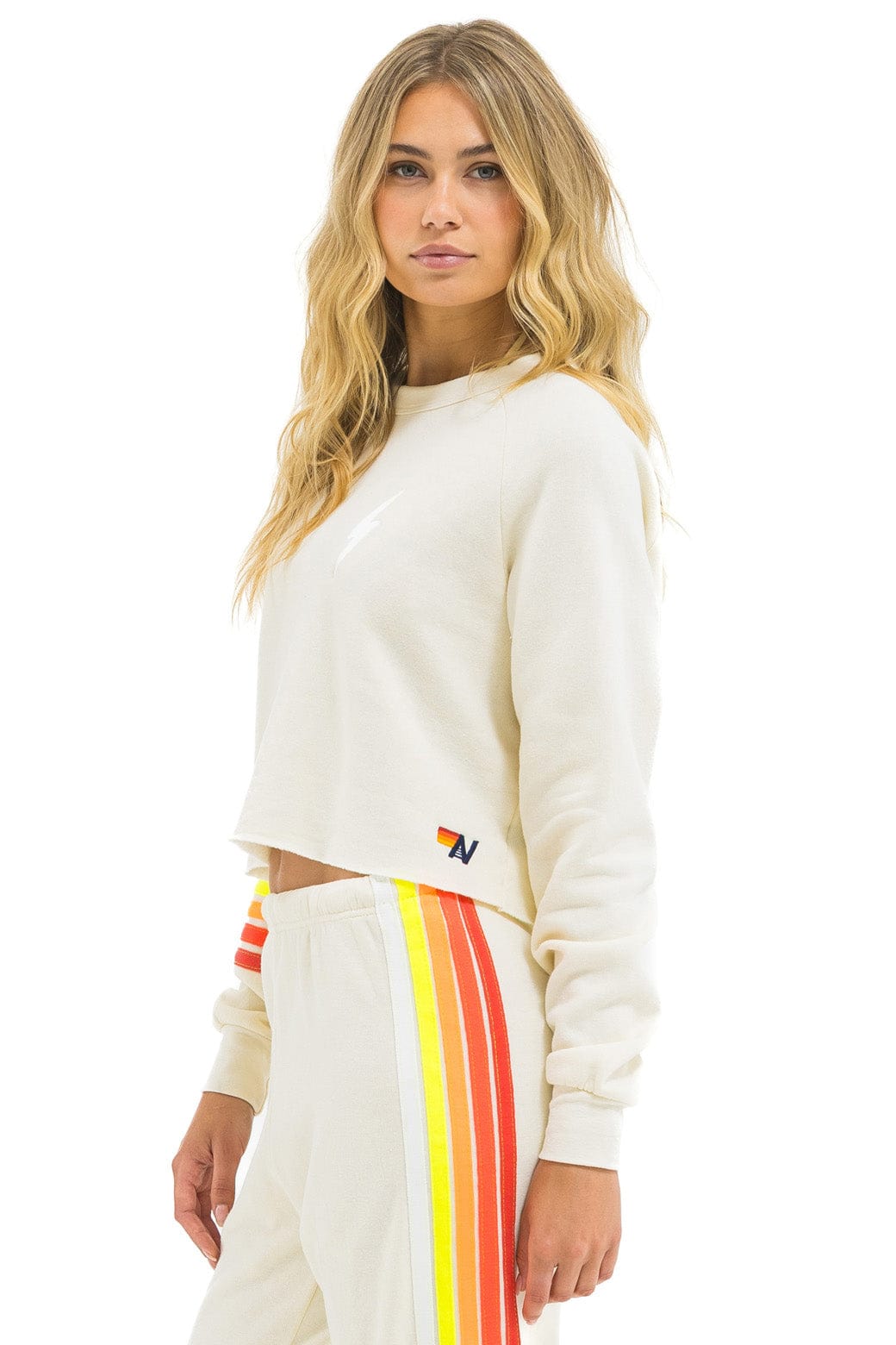 BOLT RUGBY STITCH CROPPED CREW SWEATSHIRT - VINTAGE WHITE // WHITE NEON