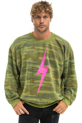 BOLT RELAXED CREW SWEATSHIRT - CAMO // NEON PINK