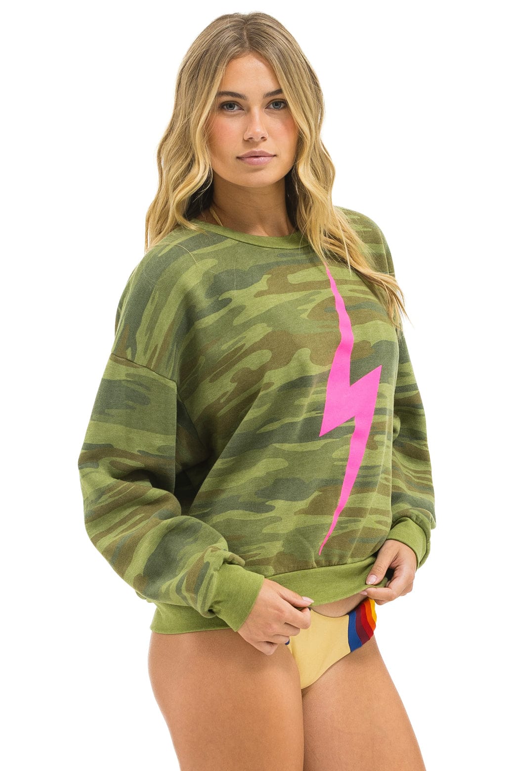 BOLT RELAXED CREW SWEATSHIRT - CAMO // NEON PINK